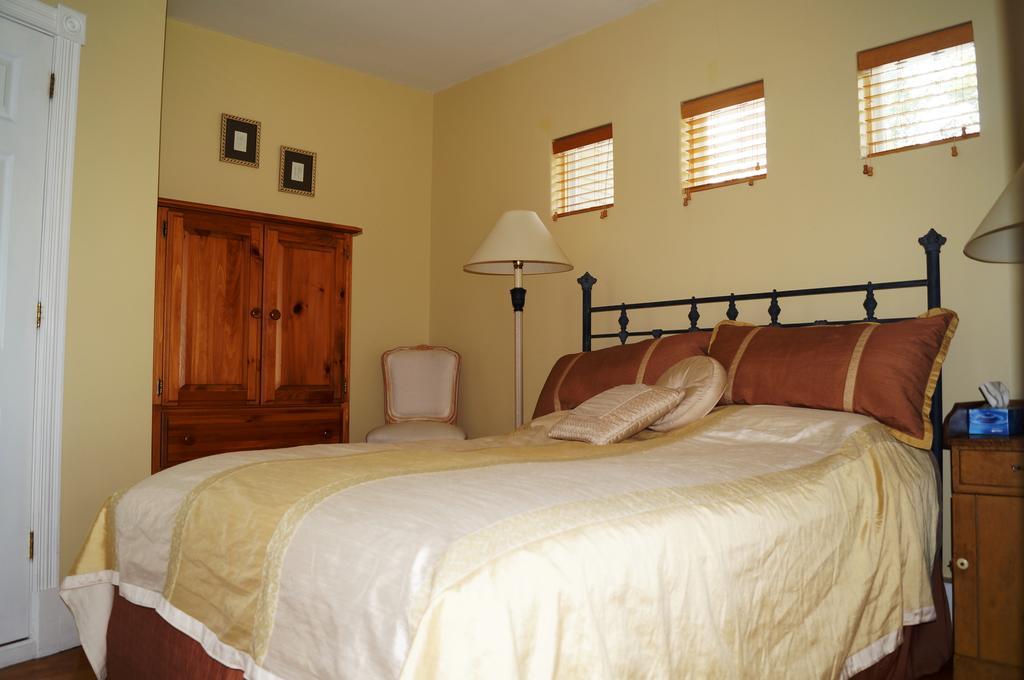 La Maison Drew B&B Magog Room photo